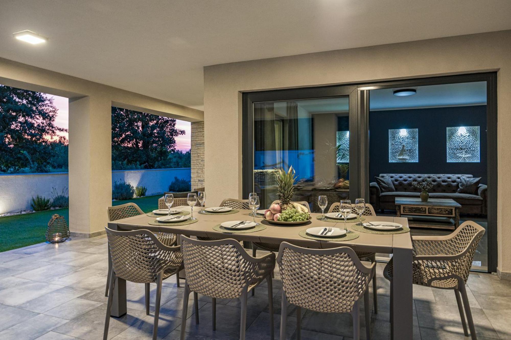 Special Offer! New Luxury Apartment With Pool, Fitness, Outdoor Bar&Grill บูเย ภายนอก รูปภาพ