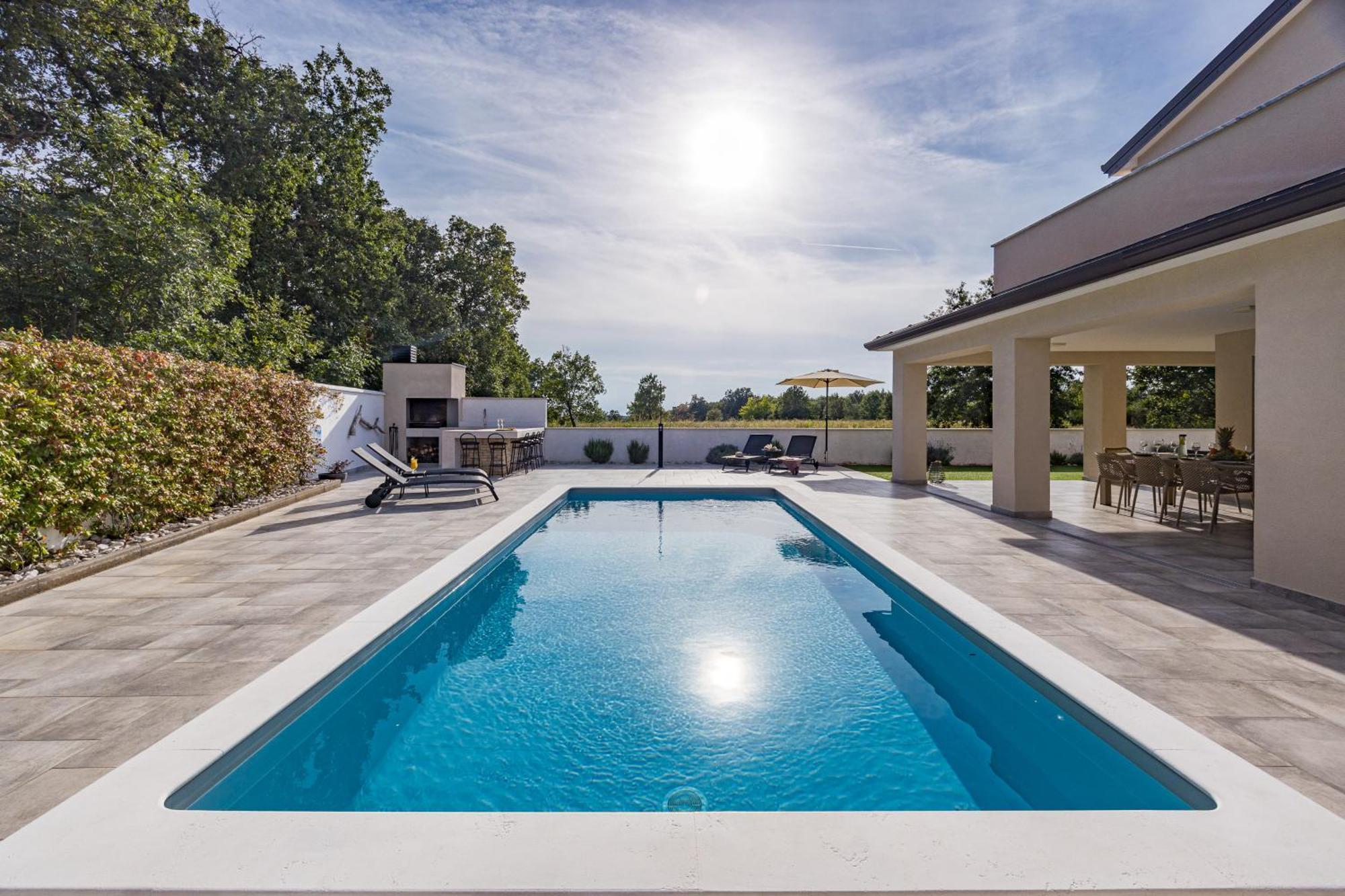 Special Offer! New Luxury Apartment With Pool, Fitness, Outdoor Bar&Grill บูเย ภายนอก รูปภาพ